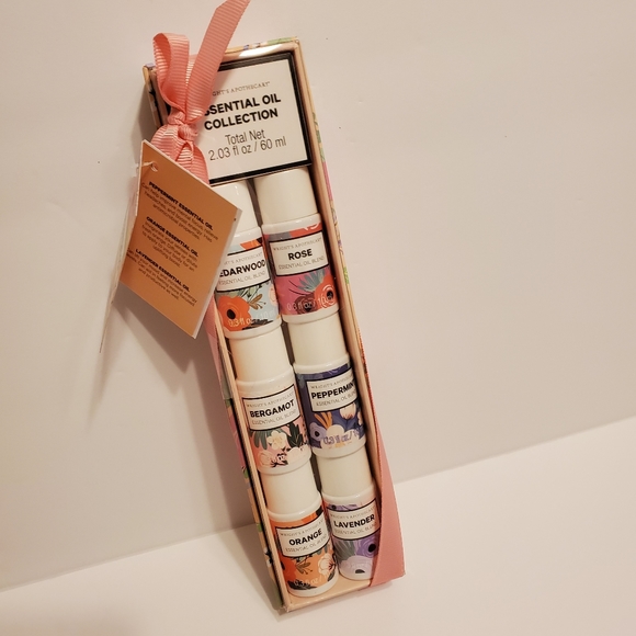 6 pc Essential Oil Collection in gift box,… - Picture 2 of 8